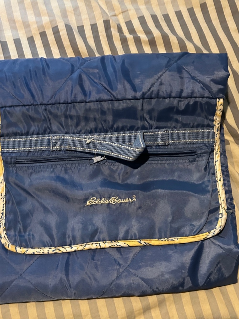 Eddie Bauer Quilted Blue  picnic or beach blanket  Cover
